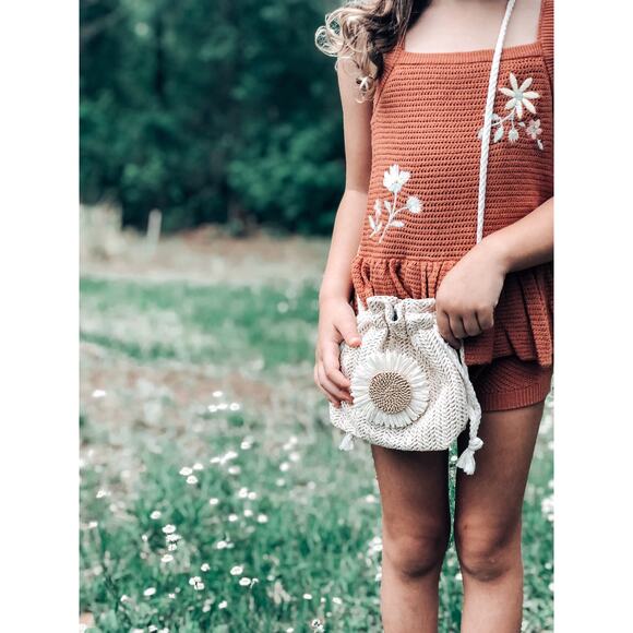 New Darling Little Crossbody Woven Daisy Minimalist Mini Purse Bag - Picture 1 of 2